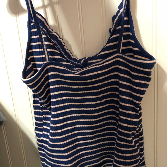Top Shop Ruffled V neck Ribbed Tank - Picture 3 of 4